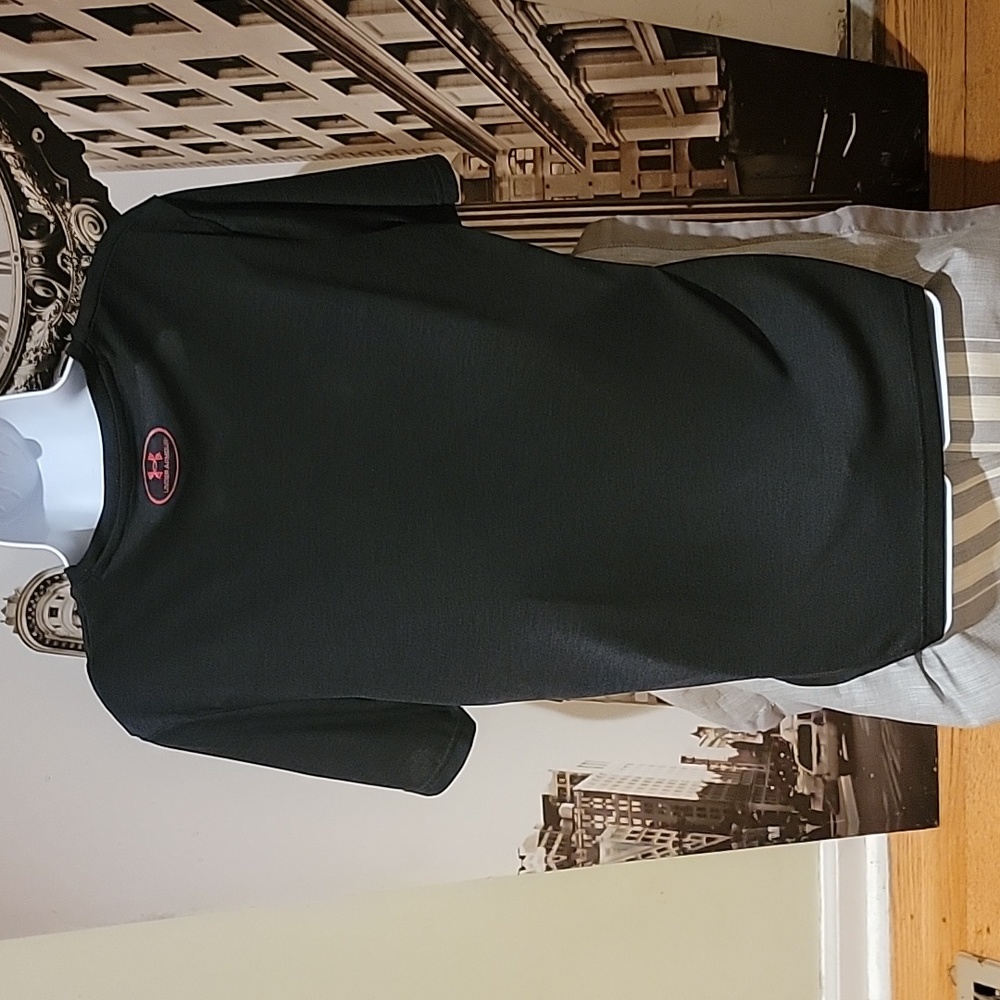 Under Armour NWOT Men's Shirt Size Small - Picture 3 of 5